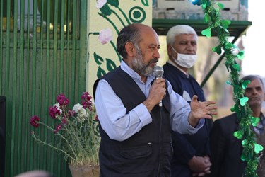جزءخوانی قرآن بانوان در قبرستان تاریخی دارالسلام شیراز
