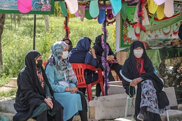 جزءخوانی قرآن بانوان در قبرستان تاریخی دارالسلام شیراز