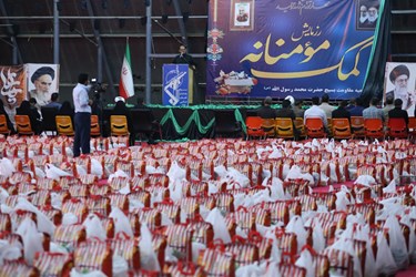  آیین  توزیع ۲۵۰۰ بسته رمضانیه در شمال غرب شیراز