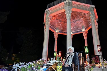 مراسم احیای شب ۲۱ماه مبارک رمضان در حافظیه شیراز