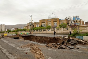 فروریختن کانال آب کنار مصلی ایلام براثر بارندگی