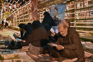 مراسم احیای شب قدر در  گلزار شهدای شیراز 