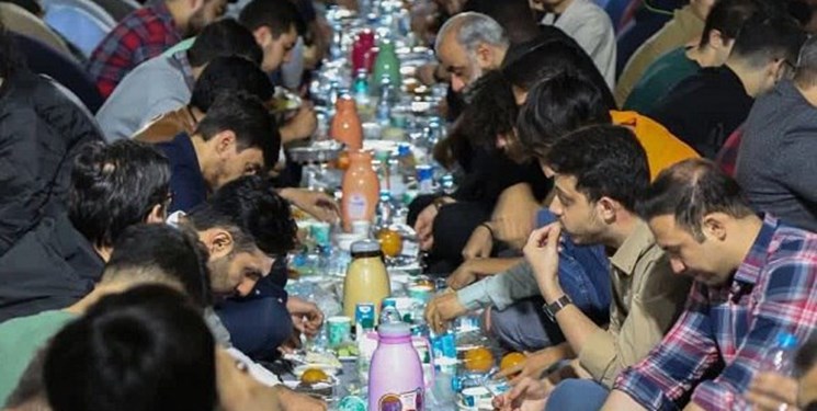 برگزاری مراسم افطاری ۲۰۰۰ نفری در دانشگاه صنعتی امیرکبیر