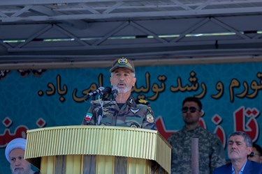 مراسم رژه خودرویی روز «ارتش» در شیراز
