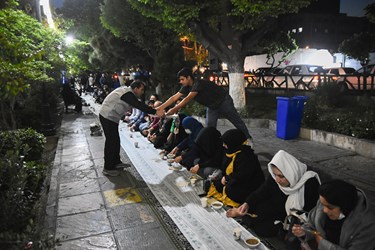 افطاری ساده در بلوار کشاورز تهران 