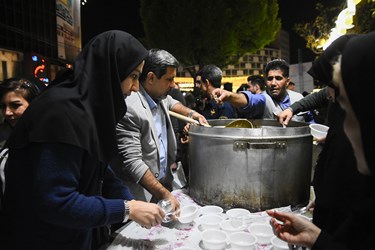 افطاری ساده در بلوار کشاورز تهران 