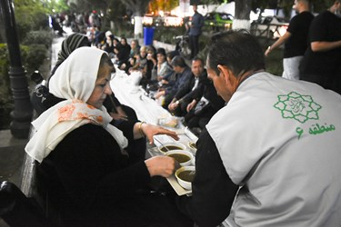 افطاری ساده در بلوار کشاورز تهران 