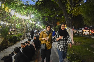 افطاری ساده در بلوار کشاورز تهران 