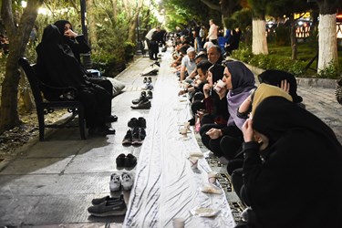 افطاری ساده در بلوار کشاورز تهران 