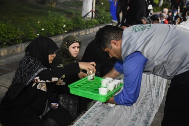 افطاری ساده در بلوار کشاورز تهران 