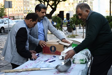 افطاری ساده در بلوار کشاورز تهران 