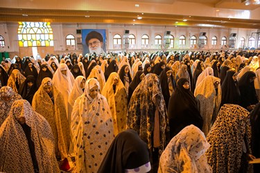 اقامه نماز عید فطر در مصلی ساری