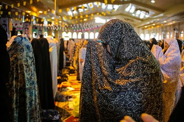 اقامه نماز عید فطر در مصلی ساری