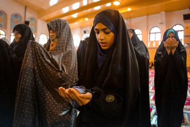 اقامه نماز عید فطر در مصلی ساری