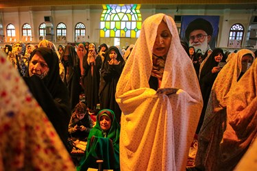 اقامه نماز عید فطر در مصلی ساری
