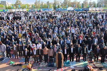 اقامه نماز عید سعید فطر همراه با جشن خانوادگی در آباده