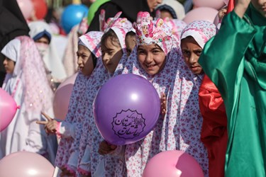 اقامه نماز عید سعید فطر همراه با جشن خانوادگی در آباده