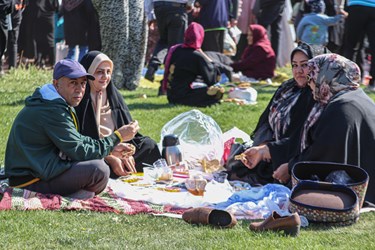 اقامه نماز عید سعید فطر همراه با جشن خانوادگی در آباده