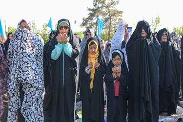 اقامه نماز عید سعید فطر همراه با جشن خانوادگی در آباده