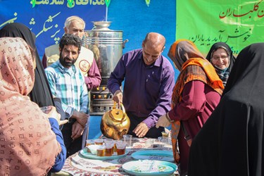 اقامه نماز عید سعید فطر همراه با جشن خانوادگی در آباده
