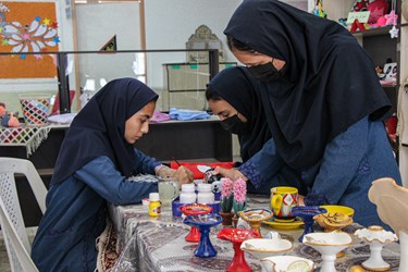 هنر ظریف دست دختران دانش‌آموز آباده