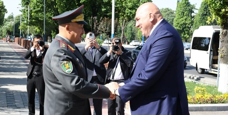 سفر وزیر دفاع ایتالیا به ازبکستان؛ مبارزه با افراط‌ در دستور کار