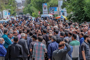 تشییع و خاکسپاری مادر شهیدان ایزدی در شیراز 