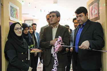 نمایشگاه آثار هنری و مشاغل دختران دانش‌آموز آباده
