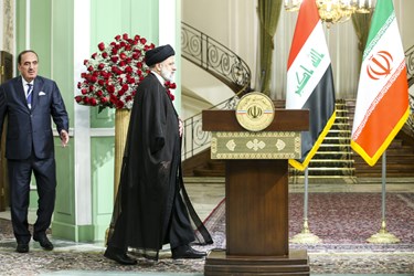  سید ابراهیم رئیسی رئیس جمهور ایران در نشست خبری مشترک روسای جمهور ایران و عراق