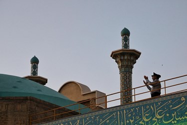 برافراشتن پرچم سیاه بر فراز حرم سیدالکریم