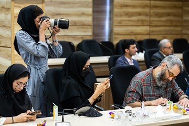 خبرنگاران حاضر در نشست خبری پنجمین جشنواره فیلم ایثار