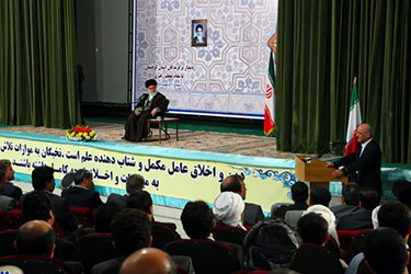 دیدار رهبر معظم انقلاب اسلامی با نخبگان علمی، ادبی، هنری، فرهنگی، ورزشی، سیاسی، اجتماعی و اقتصادی استان کردستان