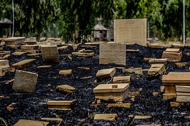 آتش‌سوزی در قبرستان 1000 ساله «دارالسلام»