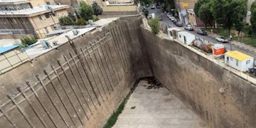 ایمن سازی گود رها شده شاندیز آغاز شد/بیش از یک ماه دیگر گود شاندیز با خیابان هم سطح می شود