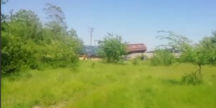 قطار باری روسیه در کریمه از ریل خارج شد+فیلم