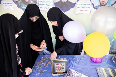 هدایای غرفه عفاف و حجاب در نمایشگاه بین المللی کتاب