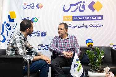 حضور محمد صادق شهبازی نویسنده کتاب و پژوهشگر در غرفه خبرگزاری فارس