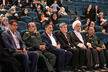 گردهمایی بانوان ایرانی طلایه داران ساخت صحن حضرت زینب (س)  در شیراز