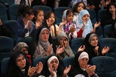 گردهمایی بانوان ایرانی طلایه داران ساخت صحن حضرت زینب (س)  در شیراز