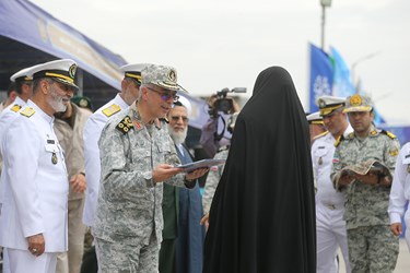 تجلیل از خانواده های دریاداران  ناوگروه 86 نیروی دریایی ارتش با حضور سرلشکر محمد باقری رئیس ستاد کل نیروهای مسلح