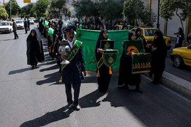 شادپیمایی دختران شیرازی در ولادت حضرت معصومه(س)