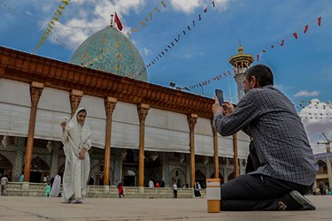 شادپیمایی دختران شیرازی در ولادت حضرت معصومه(س)