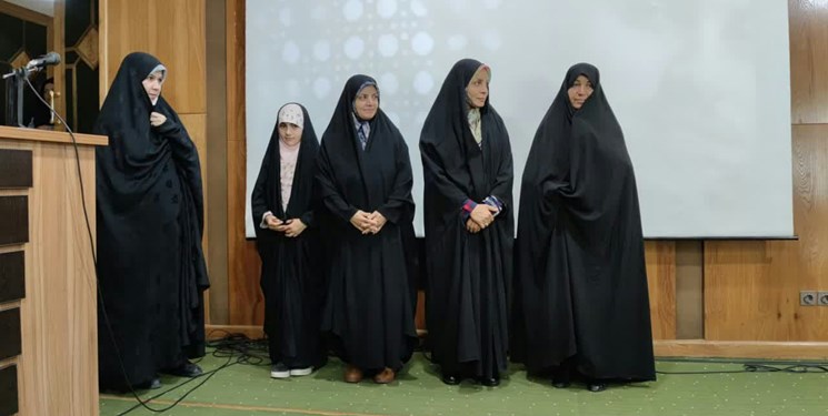 برگزاری همایش سلاله ها و تجلیل از دختران شهدا در شیراز