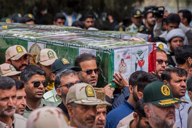 تشییع پیکر مطهر 5 شهید مرزبانی در زاهدان