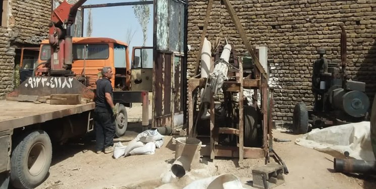 انسداد 75 حلقه چاه غیرمجاز در شهرستان بوئین زهرا