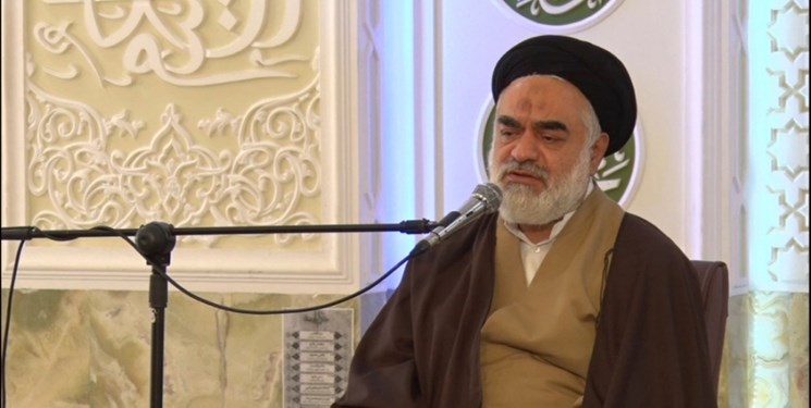 امام جمعه موقت اصفهان: دشمن به دنبال آندلسسازی و براندازی است