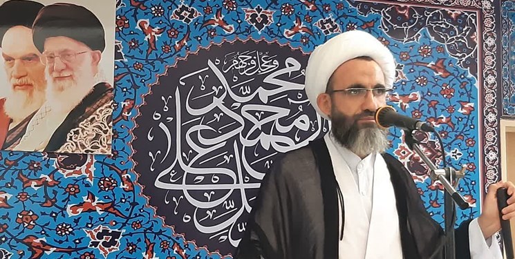 امام خمینی (ره) تلاش غرب برای تحقیر ایران را زمین گیر کرد