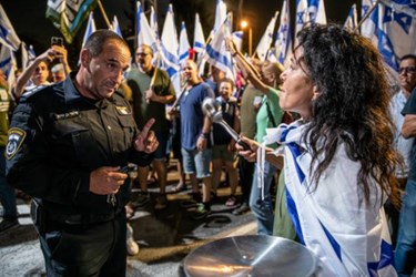 Thousands of Angry Protesters Rail Against Israeli PM's Extremist Policies 