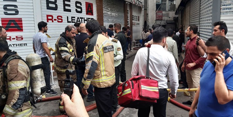 آتش سوزی بازار تهران 2 مصدوم برجا گذاشت