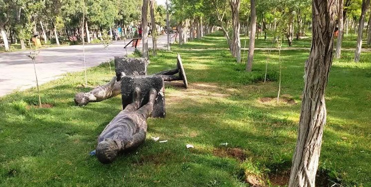 فوت نوجوان 11 ساله بر اثر سقوط مجسمه در اراک و برکنار شدن رئیس سازمان پارک‌ها